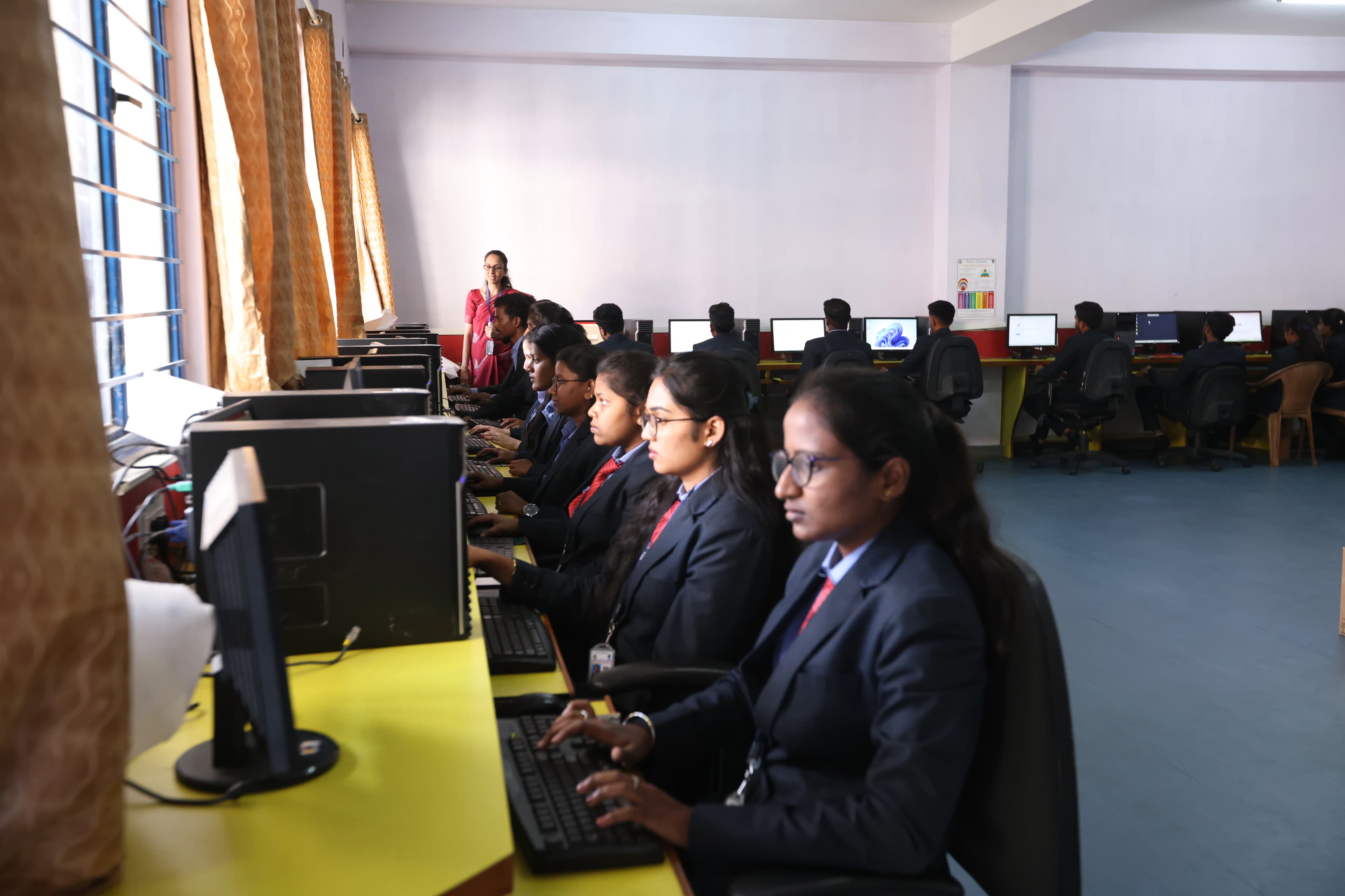 Advanced Laboratories - Image 4